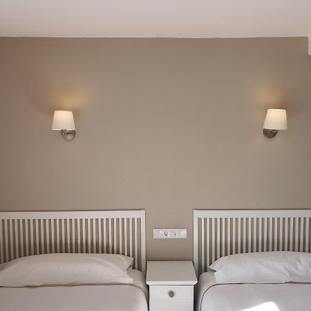 Hotel Roman Навесес Экстерьер фото
