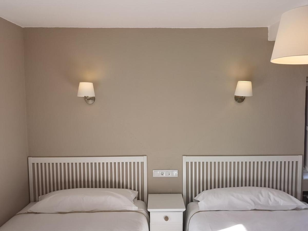 Hotel Roman Навесес Экстерьер фото